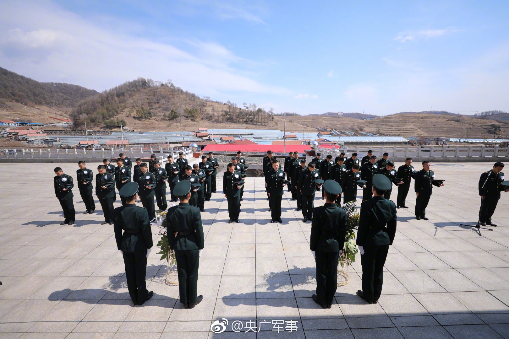 天文=大的小妹多少钱,笔记本电脑后边散发热气