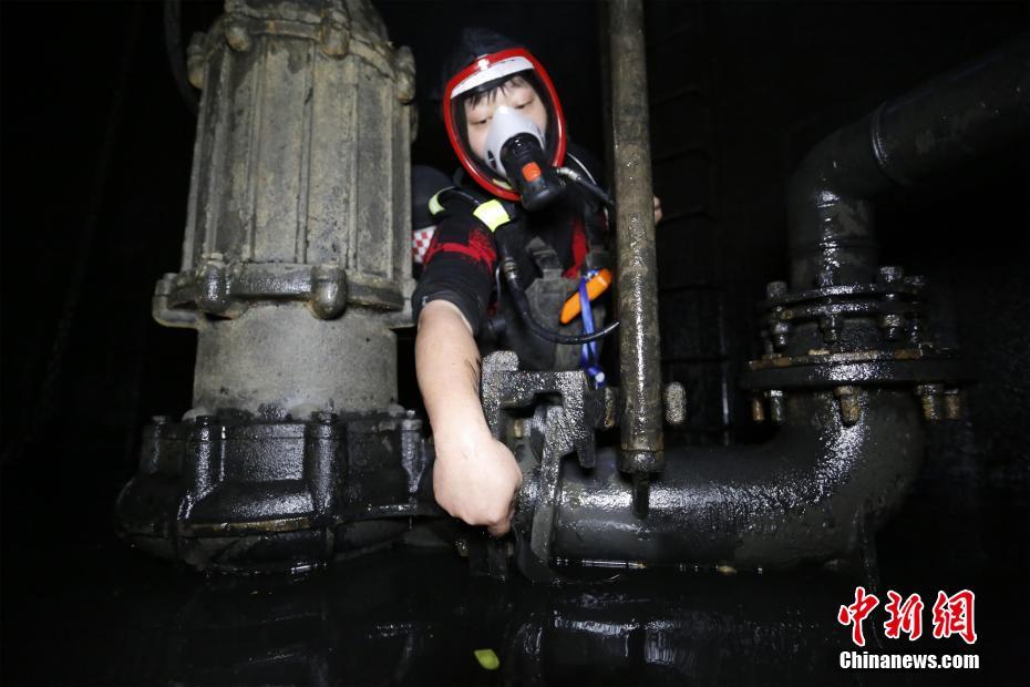 盐城海悦巷小巷子里站着的人(解释敲榨勒索,盐城滨海海悦城地址